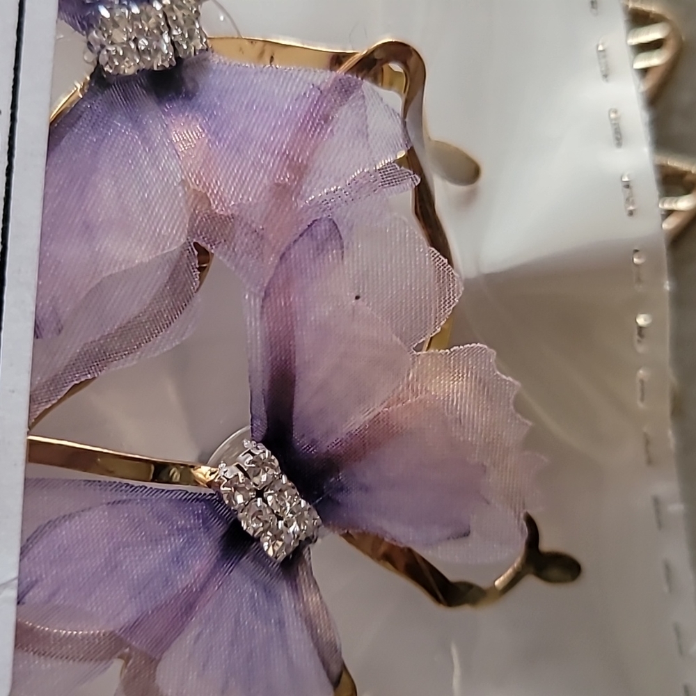 BUTTERFLY 🦋 DESIGN EARRINGS - Picture 14 of 16